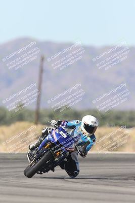 media/Oct-30-2025-Racers Edge (Thu) [[dabbdaf680]]/3-B Group/Session 4 Turn 16/